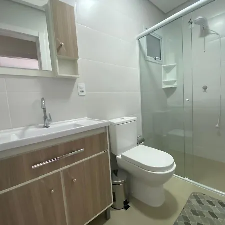 Apto Na Praia De Palmas, Climatizado, Com Piscina, Proximo Ao Mar E Com Jardim Privativo Governador Celso Ramos Exterior photo