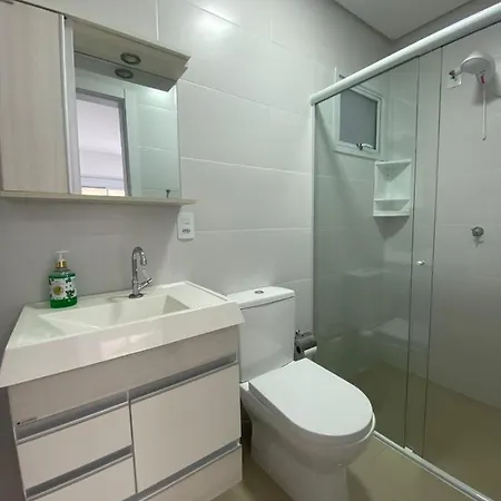 Apto Na Praia De Palmas, Climatizado, Com Piscina, Proximo Ao Mar E Com Jardim Privativo Governador Celso Ramos Exterior photo