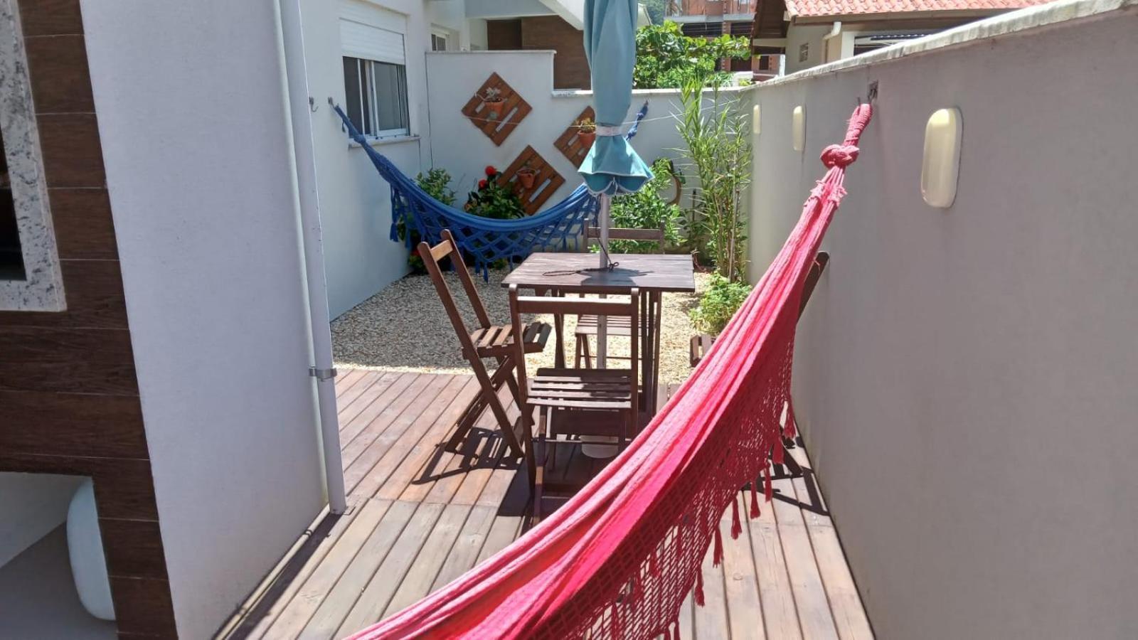 Apto Na De Palmas, Climatizado, Com Piscina, Proximo Ao Mar E Com Jardim Privativo * Governador Celso Ramos